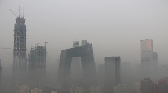 2016年10月15日被雾霾包围的北京